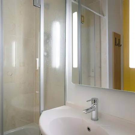 Kyriad Eco - Lorient Lanester 2*