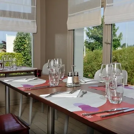 Lorient Hotel 2*